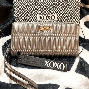 XOXO Quilted Silver W/Gold  Faux Leather Wallet Wristlet Tag Attached NIB